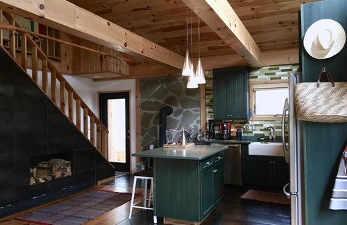 Damascus Cabin | Rustic chic cabin just minutes away from the Delaware