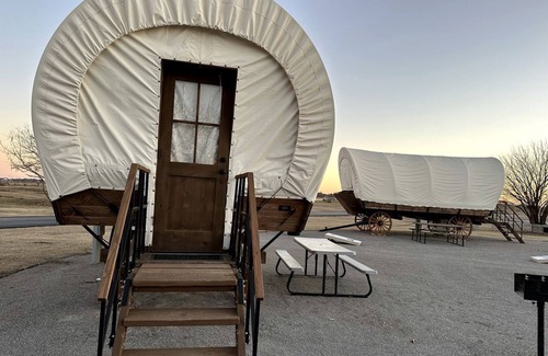 South Oklahoma City House | Rustic Conestoga Glamping Covered Wagon for Amazing Getaways to Oklahoma Farm