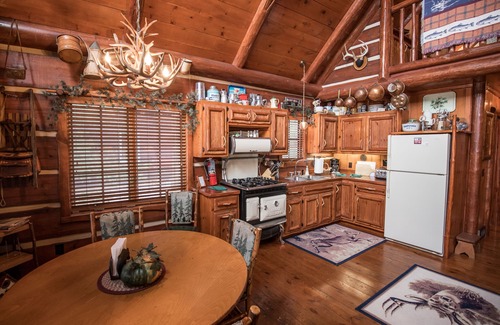 Hayward Cabin | Rustic, Cozy, Northwoods Cabin steps away from Round Lake on Richardson Bay!