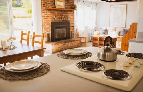 Lummi Island House | Rustic Family Beach Home-Walk to the Ferry, Store, Cafe!