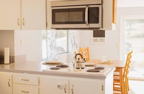 Lummi Island House | Rustic Family Beach Home-Walk to the Ferry, Store, Cafe!