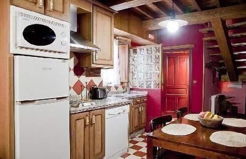 Casas del Monte House | Rustic getaway in Casas Del Monte for 4 people