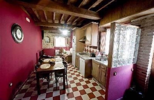 Casas del Monte House | Rustic getaway in Casas Del Monte for 4 people