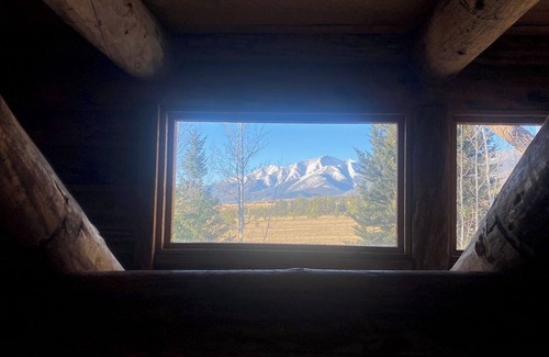 Buena Vista House | Rustic Log Cabin on 3 Elk Creek with views of the Collegiate Range