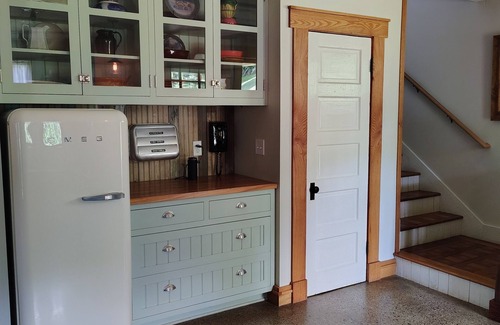 Marshall House | Rustic Luxury Estate, Secluded w/hot tub & scenic views.