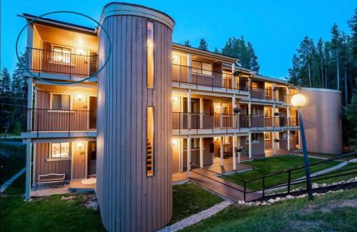 Winter Park Apartment | Rustic Relaxation in Winter Park