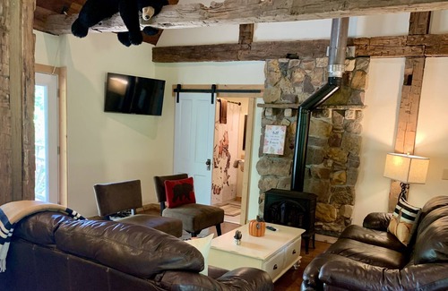 Lancaster Cabin | Rustic Retreat for up to 16 guests on a beautiful 350 acre private property