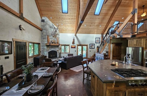 Price House | Rustic Riverside Ranch Getaway