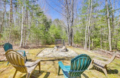 Searsport House | Rustic Searsport Cabin Loft and Sunroom on 10 Acres