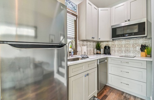 Dunedin House | Rustic Tiny Home on Pinellas Trail w/Heated Pool