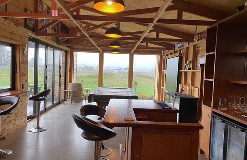 Martinborough Villa | Rustic Villa close to nearby Vineyards