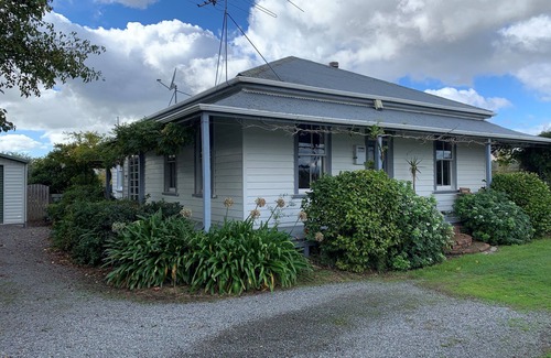 Martinborough Villa | Rustic Villa close to nearby Vineyards