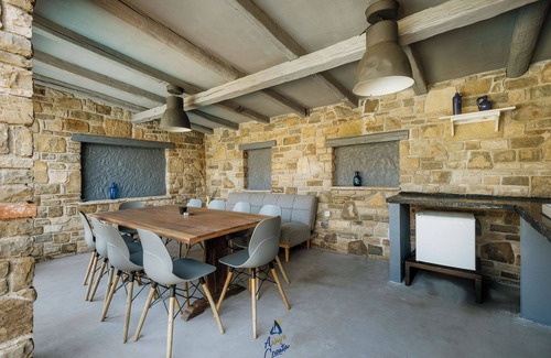 Makovci Villa | Rustic Villa with a Pool for 10 guests