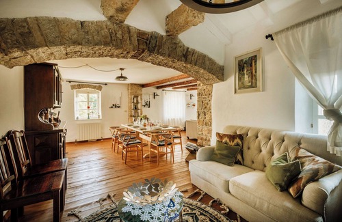 Makovci Villa | Rustic Villa with a Pool for 10 guests