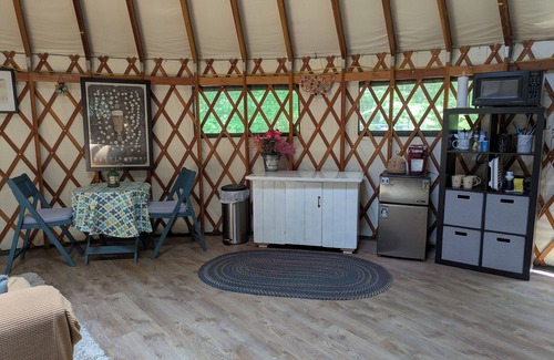Kennebunk Cottage | Rustic Yurt with Modern Amenities Close to Beaches