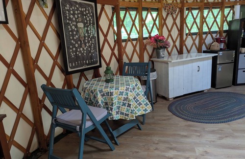 Kennebunk Cottage | Rustic Yurt with Modern Amenities Close to Beaches