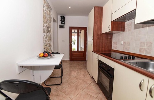 Nin Apartment | Rustical Apartment Mare