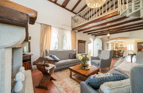 Flengi Villa | Rustical Villa Allure with Private Pool, BBQ and Children Playground