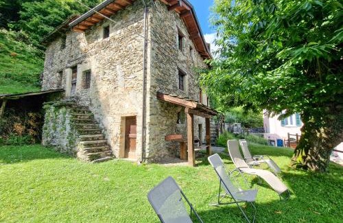 Semnago-San Martino House | Rustico-Ferienhaus Antico
