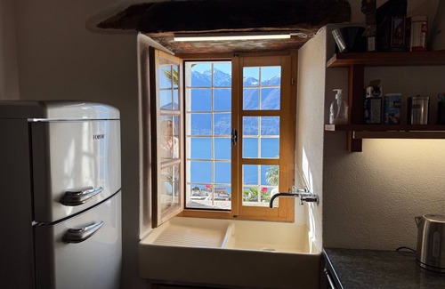 Brione sopra Minusio House | Rustico with marvellous view over the lake