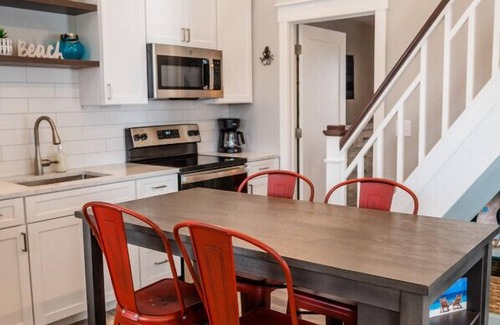 Celina Cabin | Rusty Crab - 1 Bed/2 Loft Lakeside Cottage!