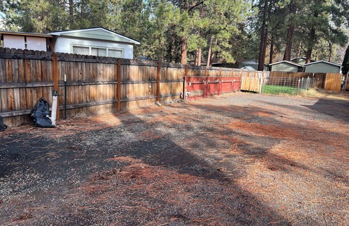 Southwest Bend RV Rental | RV Parking in Bend, near Mt Bachelor and amenities