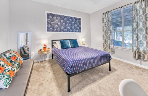 Gulfview Heights House | 🤩 RV Parking |*Restaurants*| Walk to beach | SEPT/OCT. SAVE $$$ Pet Friendly