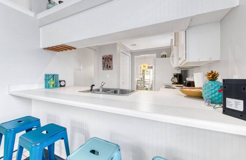 Gulfview Heights House | 🤩 RV Parking |*Restaurants*| Walk to beach | SEPT/OCT. SAVE $$$ Pet Friendly