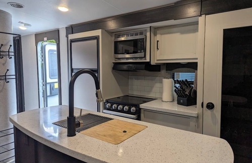 Puyallup House | RV Retreat on Green Thumb urban farm