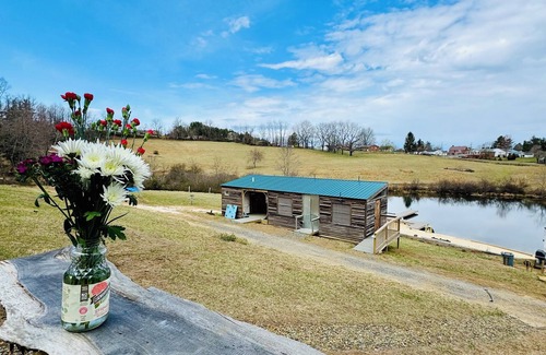 Floyd RV Rental | RV Site - Green Acres Resort