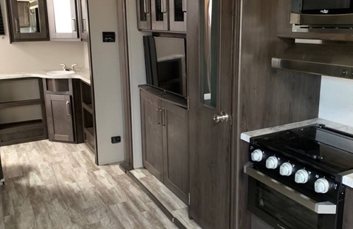 Park City House | RV Travel Trailer The Scenic Route