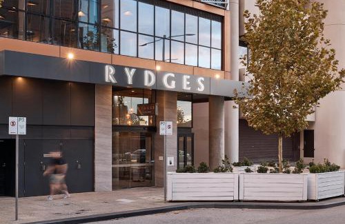 Perth Central Business District Hotel | Rydges Perth Kings Square