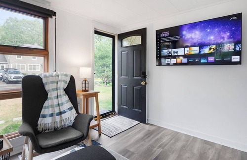 Rye House | Rye Coastal Cottage: 2BR- Dog-Friendly - Walk to Beach -Patio -Sleeps 4