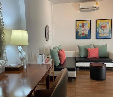 Bang Phra Hotel | Rynn