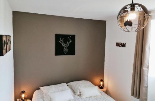 Sainte-Suzanne-and-Chammes House | Séjour féerique dans un gîte champêtre avec jardin, poêle à bois et terrasse à Sainte-Suzanne - FR-1-600-192