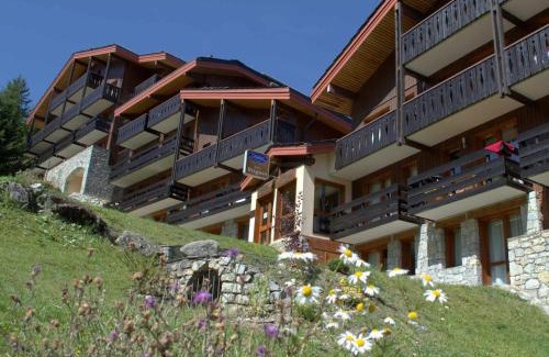 Courchevel Apartment | Séjour familial à Courchevel avec balcon et casier à skis - FR-1-575-25