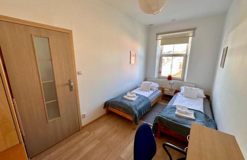 Bielawa Apartment | Słoneczny apartament blisko jeziora i gór