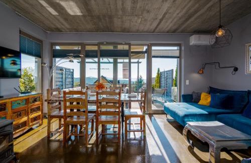 Pcim Apartment | Słoneczny Chełm - Apartamenty w górach, Prywatna sauna jacuzzi balia w cenie, Spa, Grill, Stok narciarski Myślenice, Ścieżki rowerowe, Rzeka Raba, Widok na Tatry