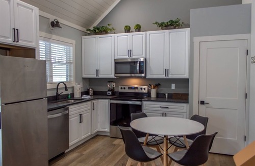 Tracy City House | S'mores & More Tiny House - Tracy City