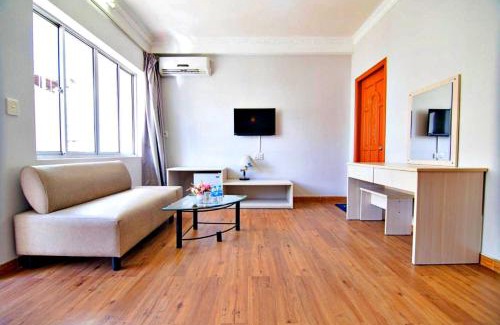 Tan Binh Apartment | S79 Quynh Giang Airport Hotel