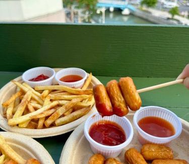 Si Yaek Maha Nak Hotel | Sabai Dee Minitel