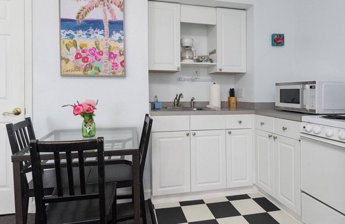 Pass-a-Grille Hotel | Sabal Palms Inn