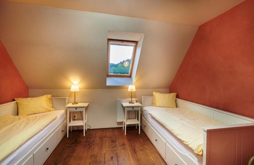 Banska Stiavnica House | Sad nad Klingerom