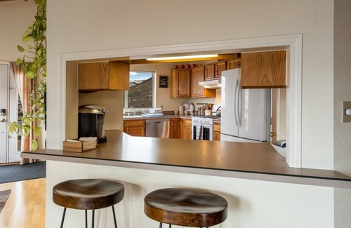 Gardiner House | Saddle Ridge Retreat just 10 min from Yellowstone National Park