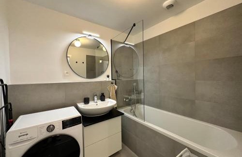 Ruzinov Apartment | Sady, 5min from Airport and parking