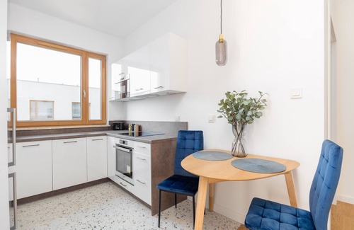 Mokotow Apartment | Sadyba Purple Luxury Apartment