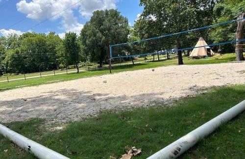 Seguin House | Safari Cabin A