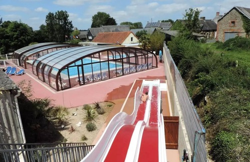 Cahagnolles House | Safari tent 49 m² with sanitary facilities + terrace 15 m² 6 persons