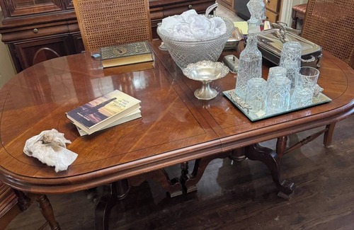 Wichita Falls House | SAFB, MSU, MEDICAL DISTRICT, GOLFING Mid Century style & beautiful backyard