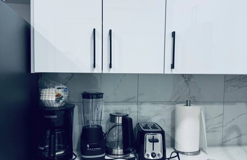 Southwest Edmonton House | Safe haven- Spacious and cozy two bedroom suite